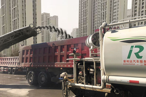 挖掘機(jī)租賃要考慮期限、費(fèi)用等事項(xiàng)